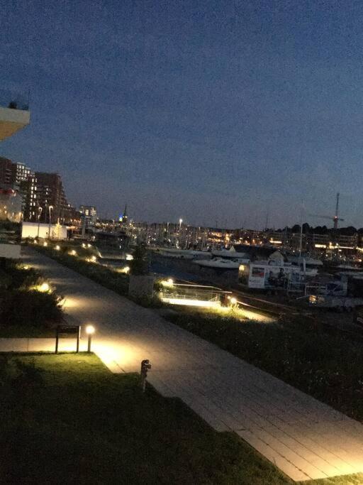 Bo Med Stil Og Udsigt Til Aarhus Lystbadehavn Exterior foto