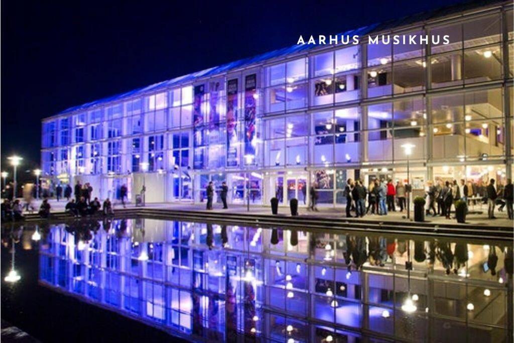 Bo Med Stil Og Udsigt Til Aarhus Lystbadehavn Exterior foto