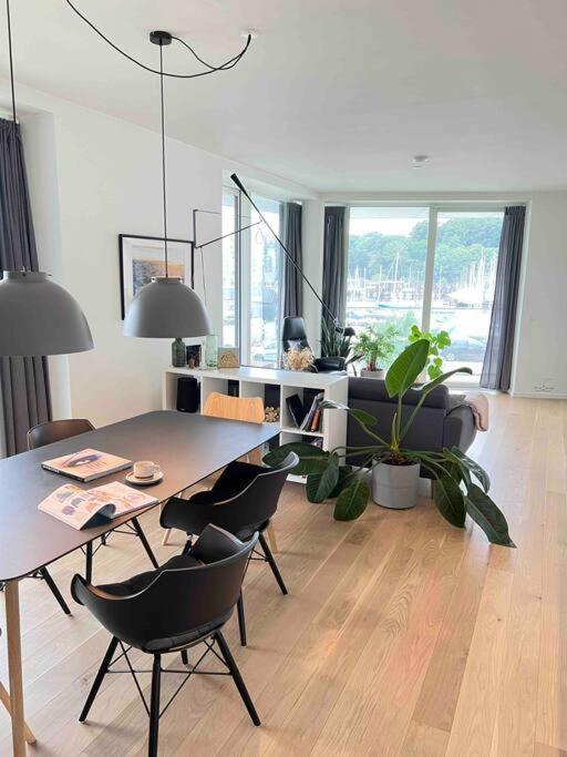 Bo Med Stil Og Udsigt Til Aarhus Lystbadehavn Exterior foto